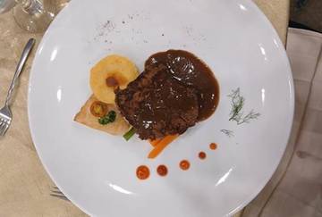 Steak: Sajian Ikonik Fine Dining