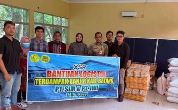 Wujud Kepedulian, Perusahaan Bantu Warga Terdampak Banjir Batang