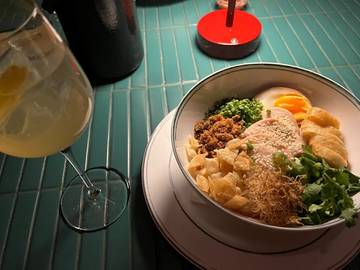 Bubur Ayam Hainan, Hidangan Lembut dan Kaya Rasa