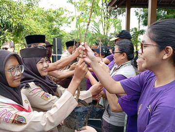 Gerakan Rotary Hijaukan Negeri, Tanam 1.400 Bibit Pohon