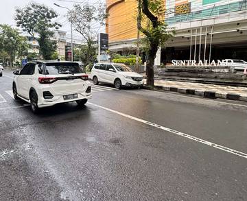 Musim Hujan, Pengendara Waspadai Jalan Licin