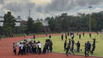Kericuhan Suporter Warnai Pertandingan Persak Kebumen vs Persibas