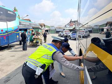 Satlantas Demak Sisir Terminal, Angkutan Umum Diperiksa Ketat