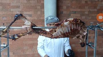 Buka Puasa Tema Arabian, Mahima Hotel Sajikan Kambing Guling