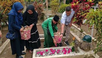 PWI Kabupaten Magelang Ziarah ke Makam Mantan Menpen