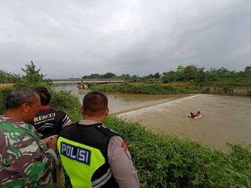 Tiga Orang Hanyut di Sungai Bodri, Dua Selamat 