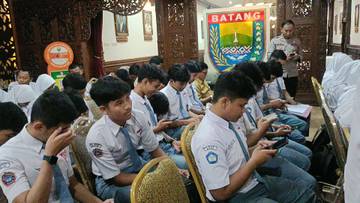 Cegah Hoaks, Pelajar Batang Dibekali Literasi Kecerdasan Artifisial