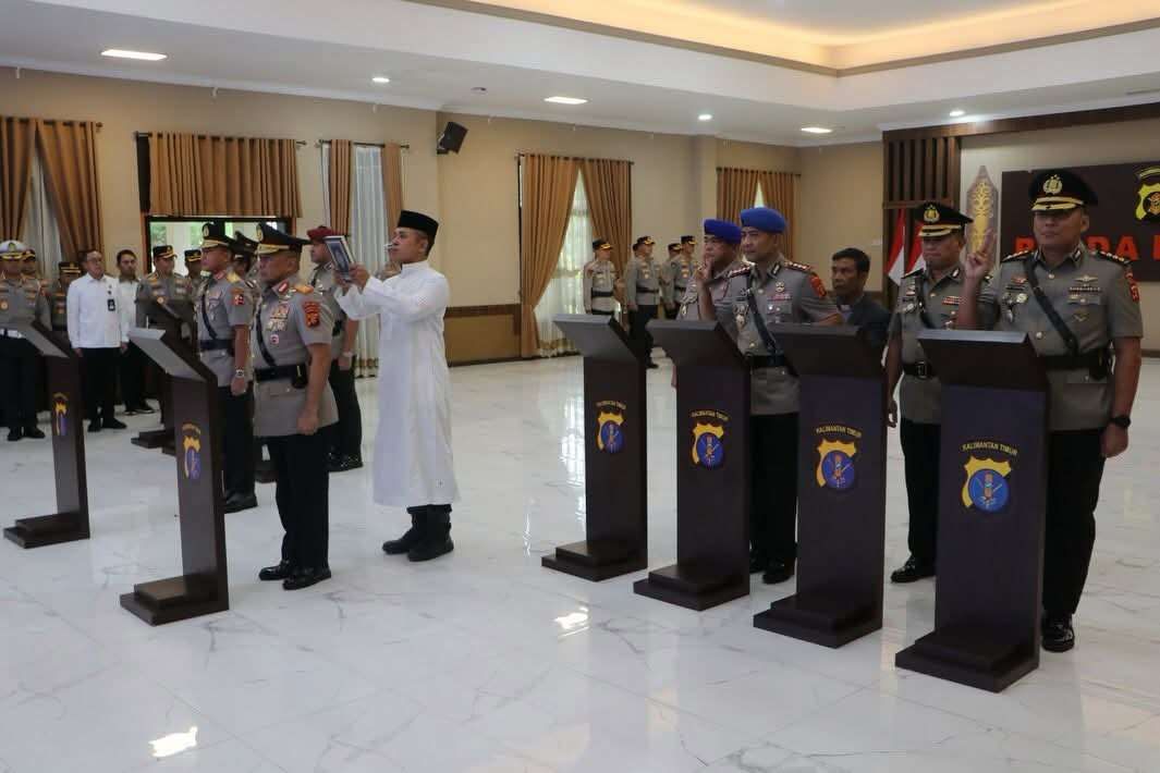 Polda Kaltim Gelar Sertijab Wakapolda dan PJU - RRI.co.id