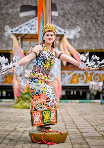 Mengenal Tari Gong Asli Suku Dayak