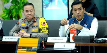 Polri Tangkap Sindikat Penipuan Pakai SMS dan BTS Palsu