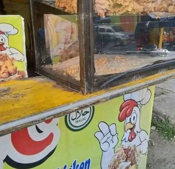 Warga Kubar Heran Olahan Ayam Masih Mahal