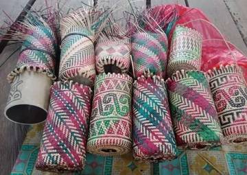 Anyaman Tradisional Tetap Bertahan di Era Modern