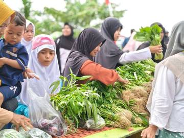 Santri Kutai Barat Semarakkan HSN ke-10 dengan Bazar 