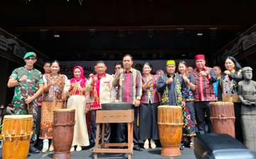 Bupati Kubar Ajak Masyarakat Kunjungi Taman Budaya Sendawar