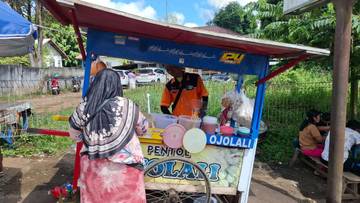 Dibalik Gerobak, Hadi Hasilkan Cuan Tujuh Juta Per-Bulan