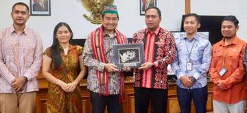 Bupati Kutai Barat Dorong Percepatan Listrik Masuk Desa