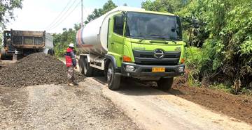Pemkab Kubar Wajibkan Perusahaan Ikut Perbaiki Jalan Rusak