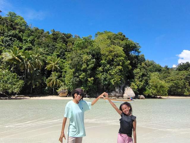 Pesona Pulau Wowontonam, Destinasi Wisata Di Kabupaten Yapen  