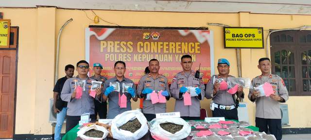 Satres Narkoba Polres Yapen Press Release Kasus Narkoba 