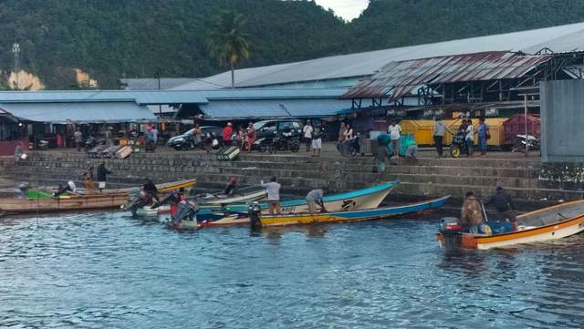 Potret  Nelayan Tradisional  Waktu Pagi
