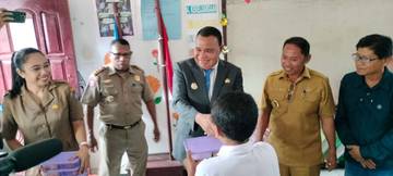 Bupati Yapen Luncurkan Program MBG di Distrik Anotaurei 