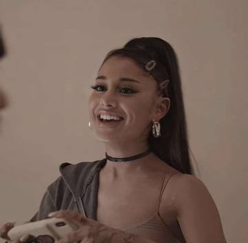 Ariana Grande Pastikan Karier Musiknya Tetap Berlanjut