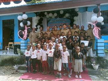 Program Makanan Bergizi SD Charis