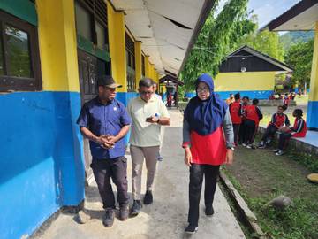 Renovasi SMPN 1 Serui Mandek, Tiga Kelas Terbengkalai