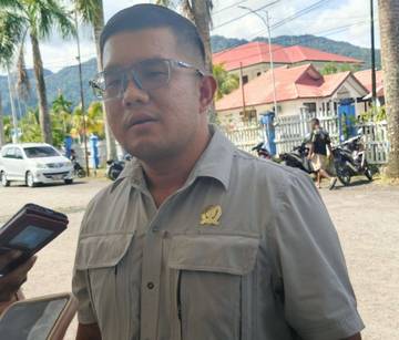 Waket II DRPK Yapen HPN Pers Harus Kritis