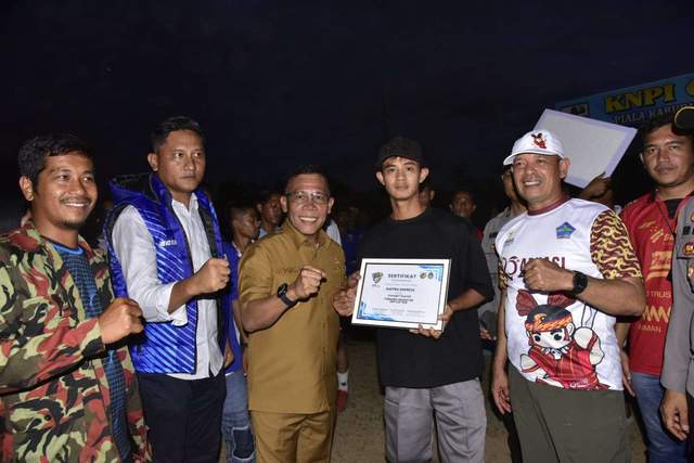 Bupati Masinton Apresiasi Turnamen Mini Soccer KNPI Tapteng