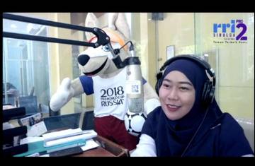 Mengatasi Stres dengan Bermain Bersama Kucing