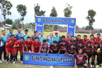 Pembukaan Turnamen Sepak Bola Bupati Cup III Madina