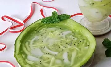 Es Kuwut Khas Bali: Minuman Surga Pelepas Dahaga