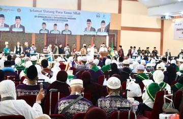Jemaah Haji Kloter 10 Madina Tiba di Medan