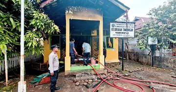 Kebakaran Ludeskan Kantor Lurah Timbangan Padangsidimpuan
