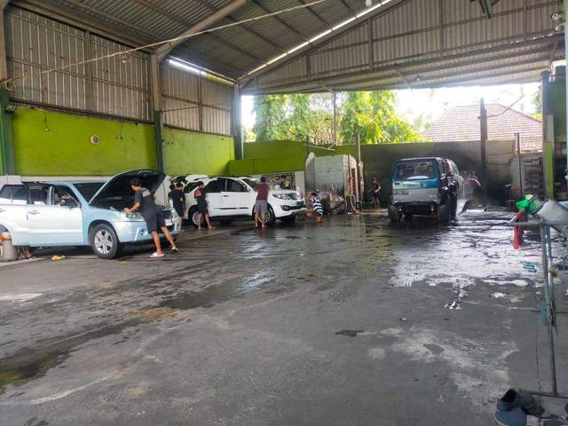 Geliat Usaha Jasa Cuci Mobil