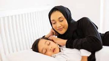 Trik Jitu Membangunkan Anak Sahur
