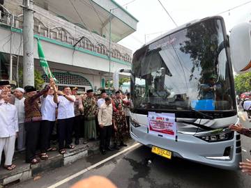 Puluhan JCH Diberangkatkan, Bupati Tekankan Kesehatan Jamaah