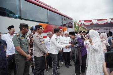 Penuh Haru, Pelepasan JCH Bangli Diwarnai Isak Tangis