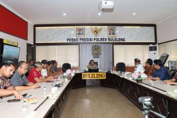 Masyarakat Pemuteran Audiensi Kapolres Tuntaskan Kasus Tanah Bukit