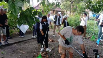 Wamenpar Ajak Wisatawan Asing Ikut Bersih-Bersih Bali
