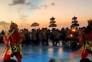Tari Kecak: Seni Pertunjukan Bali yang Memukau
