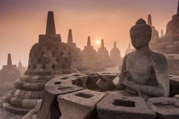 Candi Borobudur Tawarkan Wisata Sejarah dan Spiritual