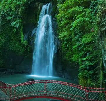 Daya Tarik Ulu Petanu Waterfall