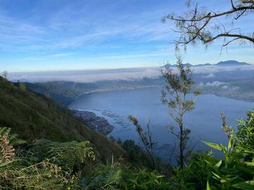 Menyapa Alam dari Puncak Bukit Trunyan