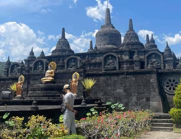 Permata Spiritual dan Budaya di Vihara Brahma Arama