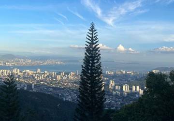 Menikmati Keindahan dari Ketinggian Penang Hill Malaysia