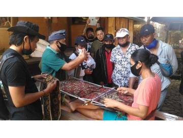 Desa Tenganan Andalkan Tenun dan Tradisi Bali Aga
