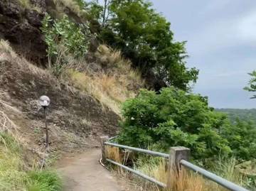 Daya Tarik dan Fasilitas Pura Bukit Batu Kursi