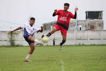 Teja Harum Menang Tipis, Singa Anturan Pesta Gol